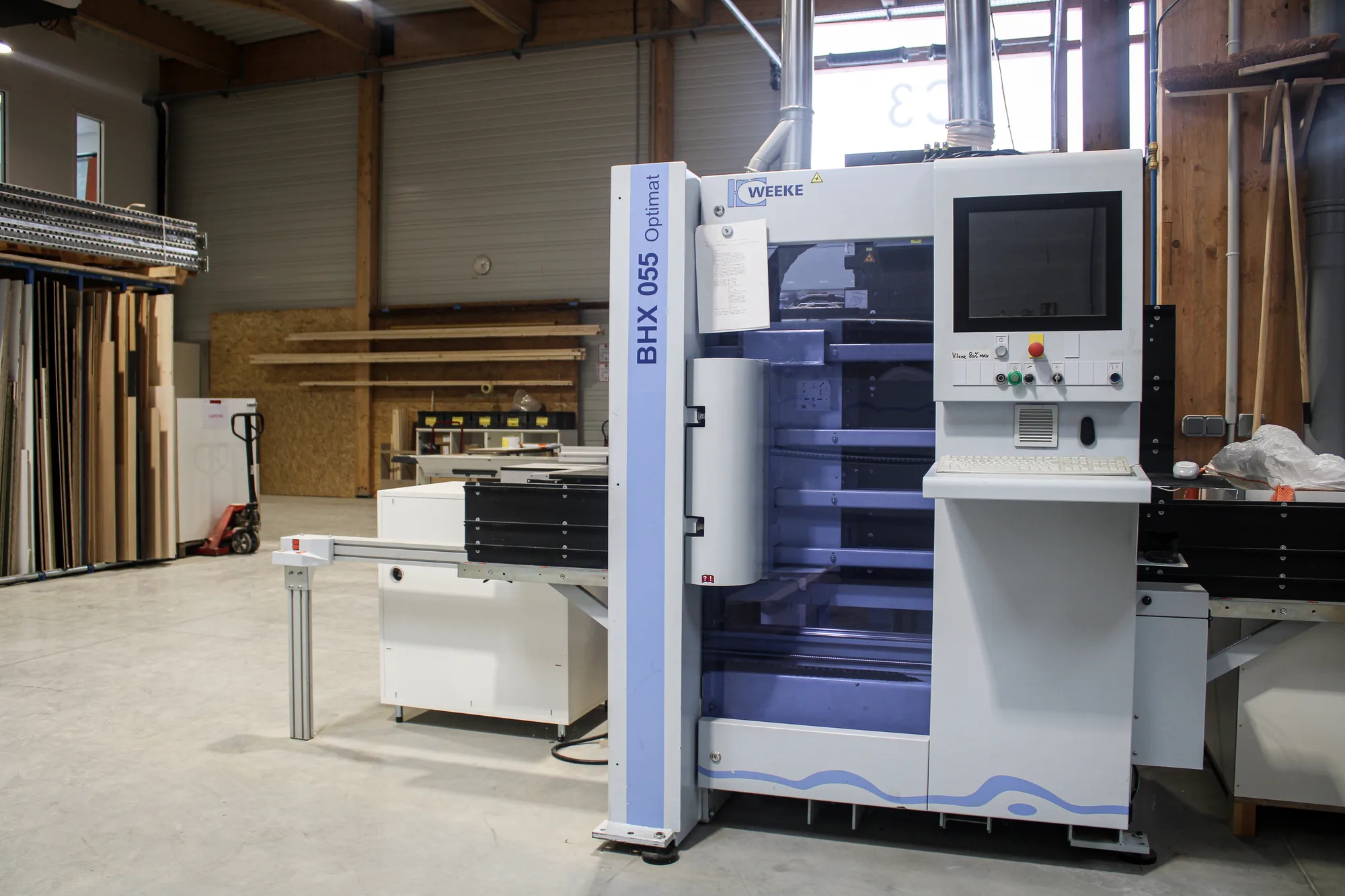 Centre d'usinage à commande numérique Weeke BHX 055 Optimat, atelier MZ Bois et Compagnie