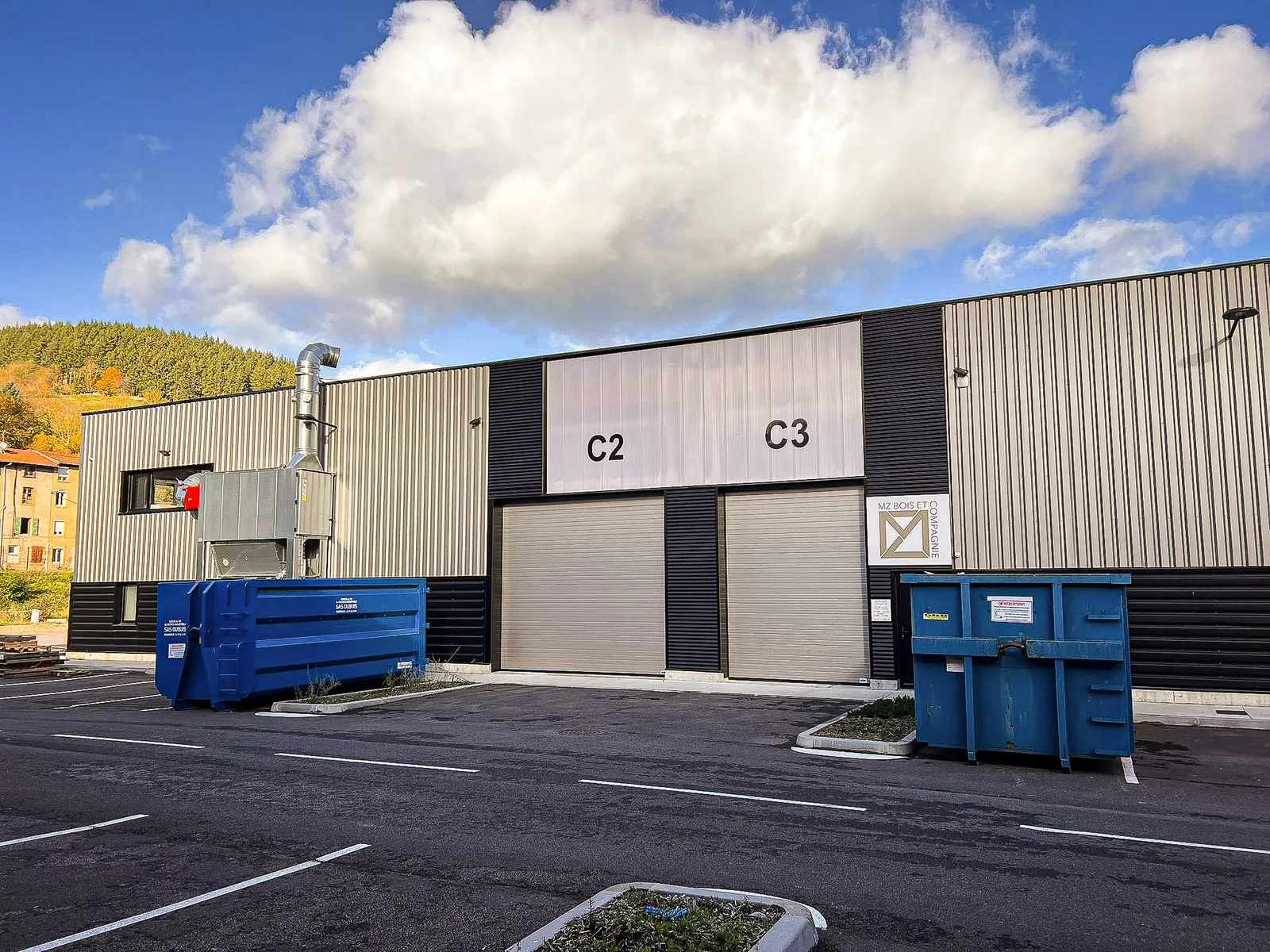 Atelier MZ Bois et Compagnie, bâtiments C2 et C3 à Tarare