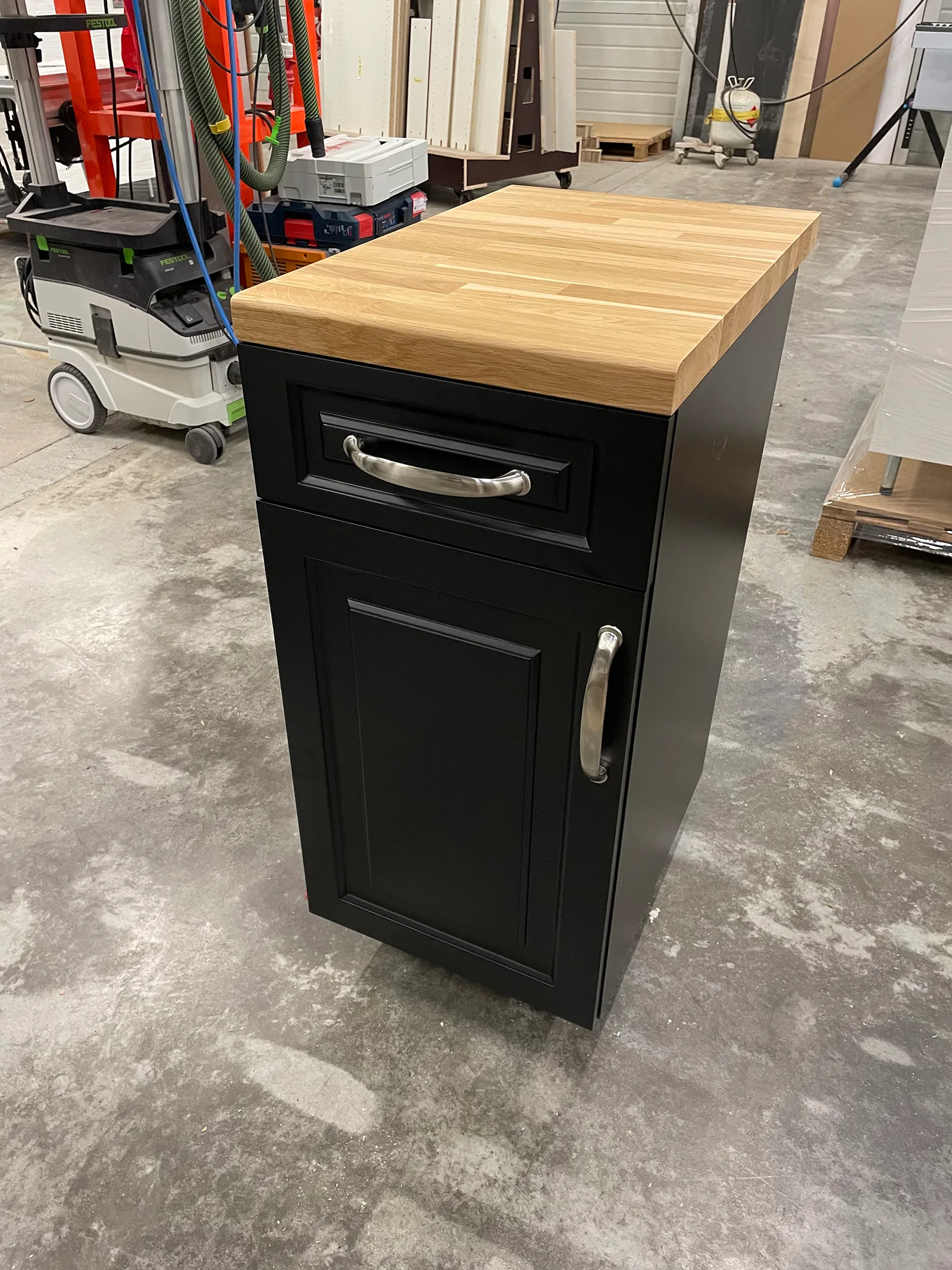 Mobilier de cuisine, réalisation MZ Bois et Compagnie — vue 2