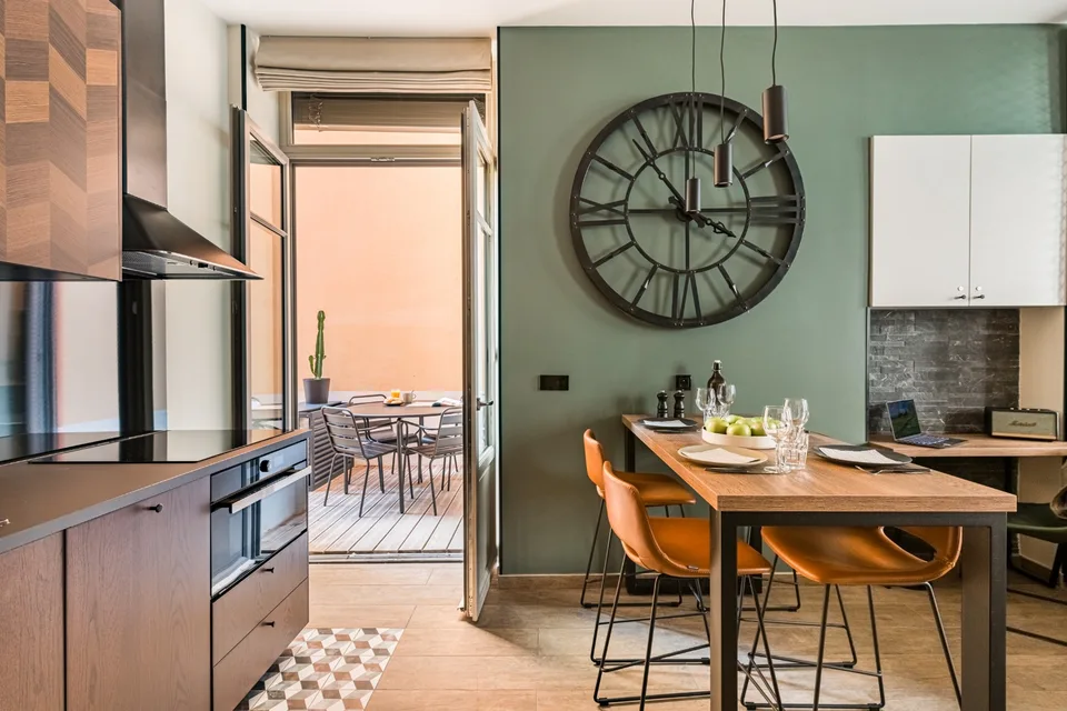 Cuisine ouverte et salle à manger sur-mesure, réalisation MZ Bois et Compagnie