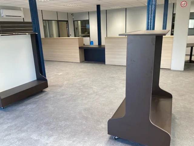 Distri Concept, réalisation MZ Bois et Compagnie — vue 2