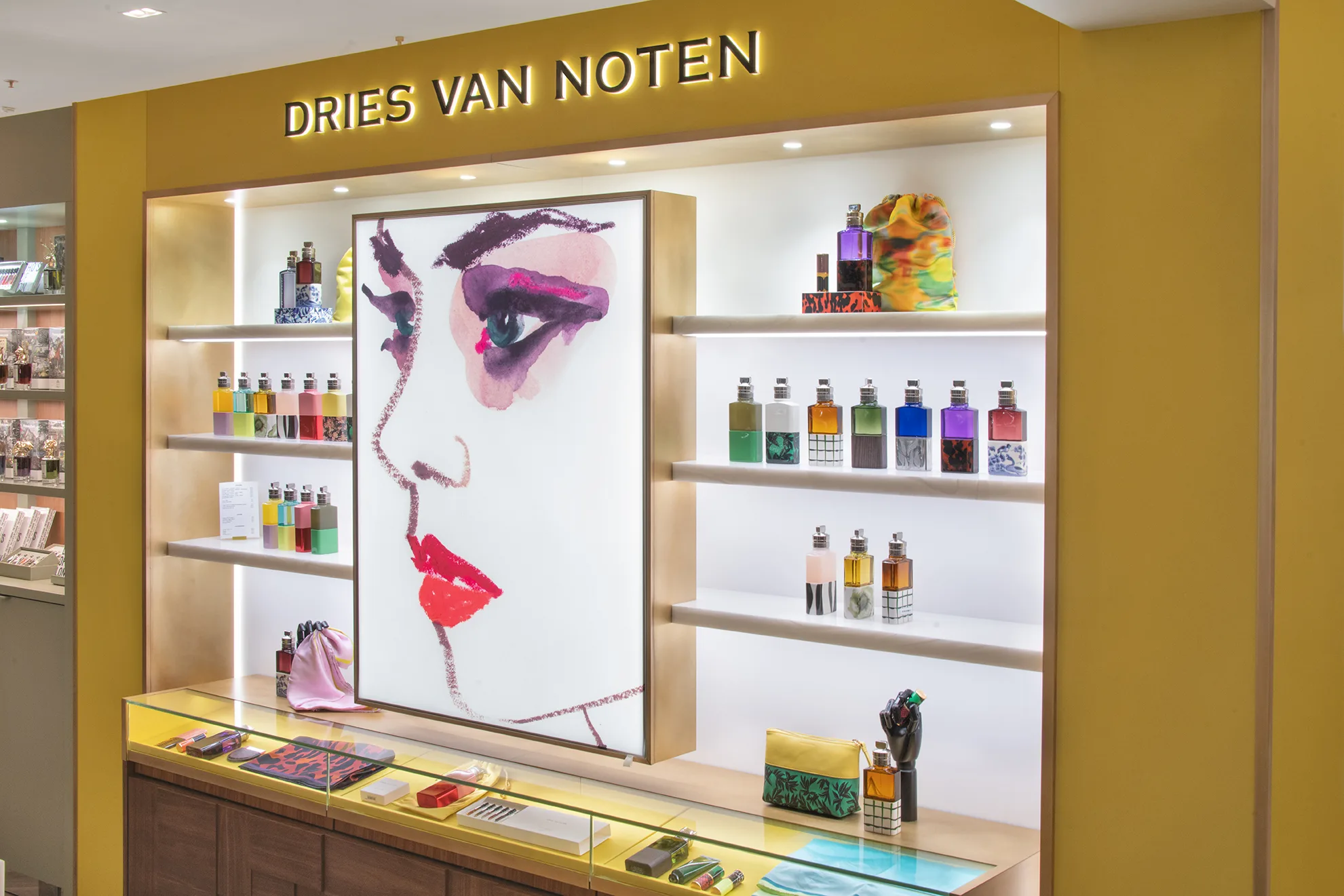 Dries Van Noten — Galeries Lafayette Paris Haussmann, réalisation MZ Bois et Compagnie — vue 2