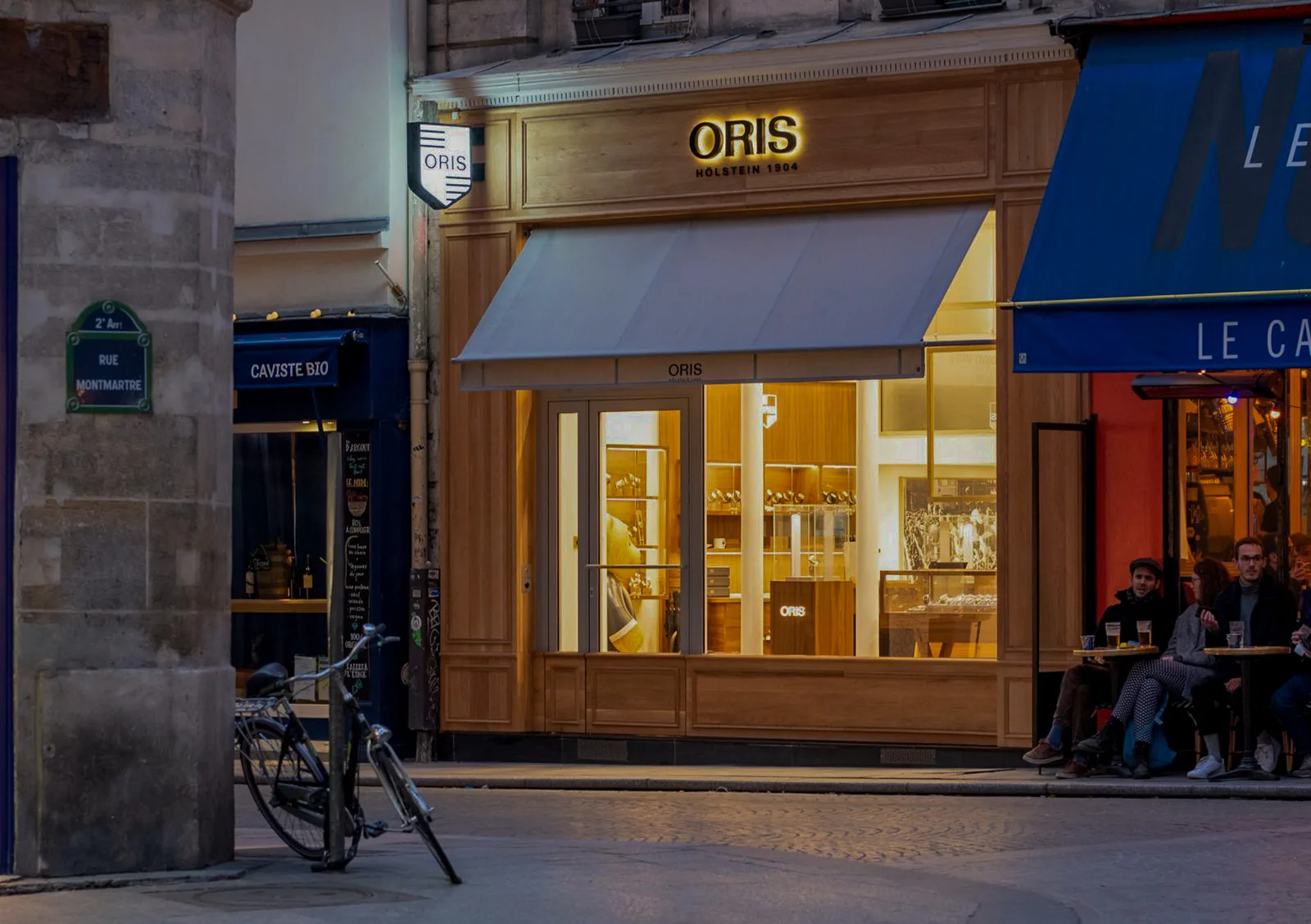 Façade de la boutique horlogère Oris, réalisation MZ Bois et Compagnie